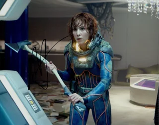 Noomi Rapace autograph