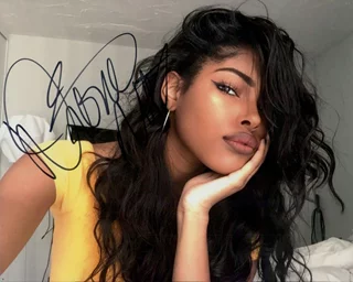 Diamond White autograph