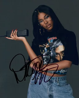 Diamond White autograph