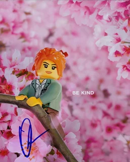 Olivia Munn autograph