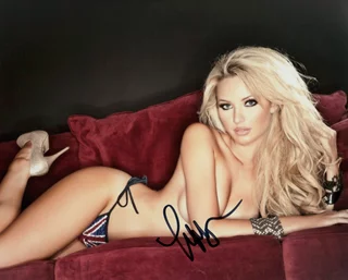 Tiffany Toth autograph