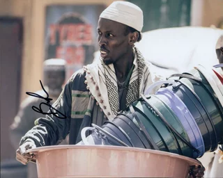Barkhad Abdi autograph