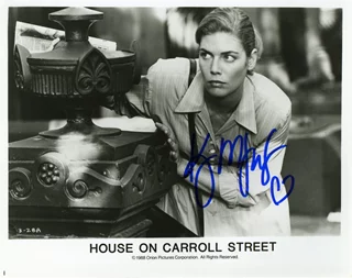 Kelly McGillis autograph