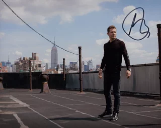 Matt Czuchry autograph