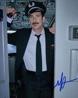 Dylan McDermott autograph