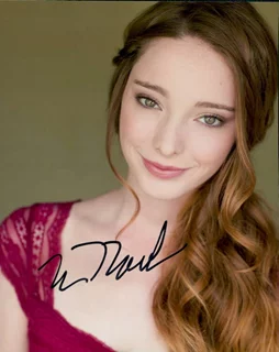 Emma Dumont autograph