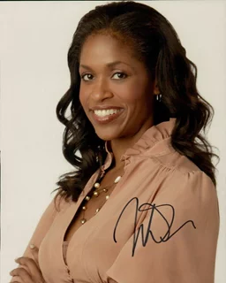 Merrin Dungey autograph