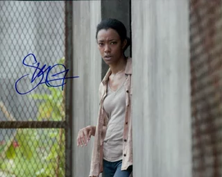 Sonequa Martin-Green autograph