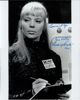 Louise Pajo autograph