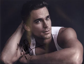 Matthew Bomer autograph