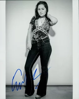 Emma Kenney autograph