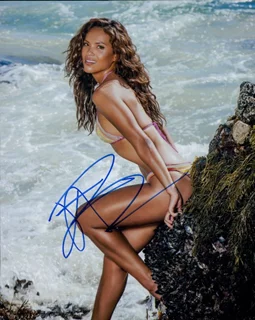 Lesley-Ann Brandt autograph