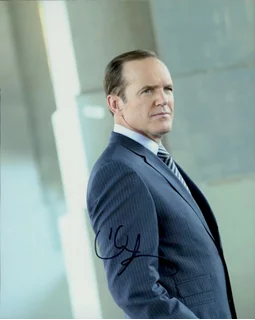 Clark Gregg autograph