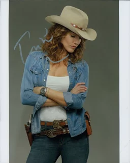Tricia Helfer autograph