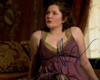 Emma Kenney autograph