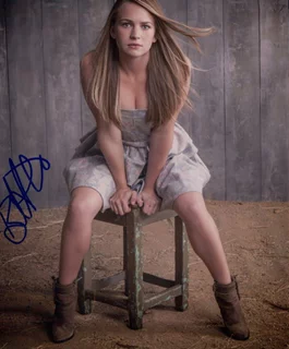 Brittany Robertson autograph