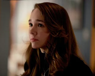 Holly Taylor autograph