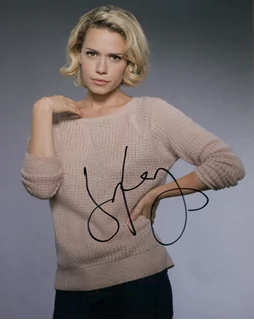 Bethany Joy Lenz autograph