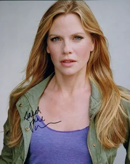 Sarah Jane Morris autograph