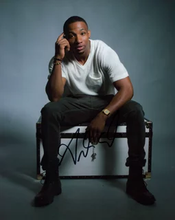 Arlen Escarpeta autograph