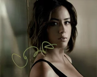 Chloe Bennet autograph