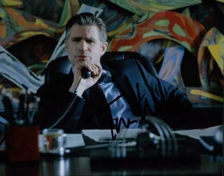 Treat Williams autograph