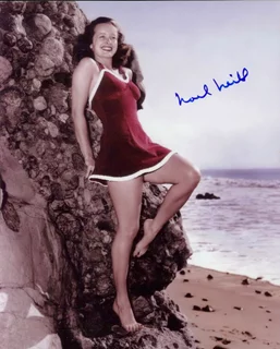Noel Neill autograph