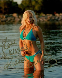 Kiara Hunter autograph