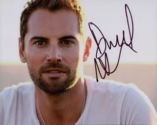 Daniel MacPherson autograph