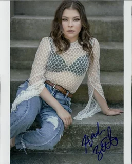 Hannah Zeile autograph