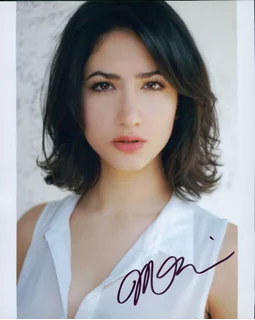 Nikohl Boosheri autograph