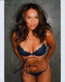 Lesley-Ann Brandt autograph