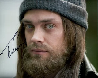 Tom Payne autograph