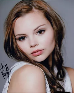 Eline Powell autograph