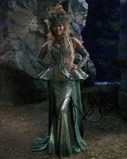 Merrin Dungey autograph