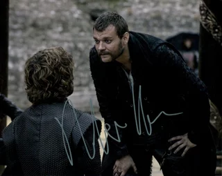 Pilou Asbaek autograph