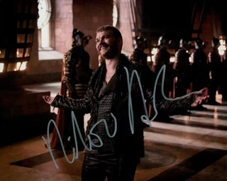 Pilou Asbaek autograph