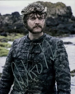 Pilou Asbaek autograph