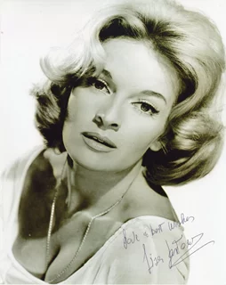 Lisa Gastoni autograph