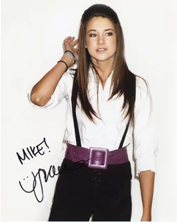 Shailene Woodley autograph