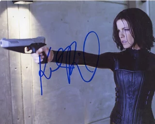 Kate Beckinsale autograph