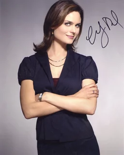 Emily Deschanel autograph