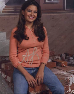 Alia Shawkat autograph