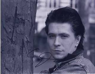 Gary Oldman autograph