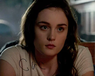 Grace Victoria Cox autograph