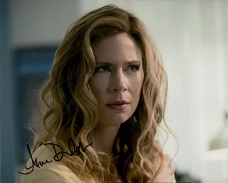 Anne Dudek autograph