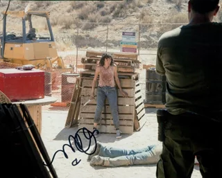 Mishel Prada autograph