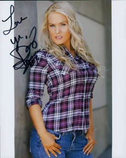 Darcy Donavan autograph
