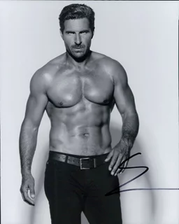Ed Quinn autograph