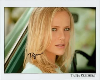 Tanja Reichert autograph